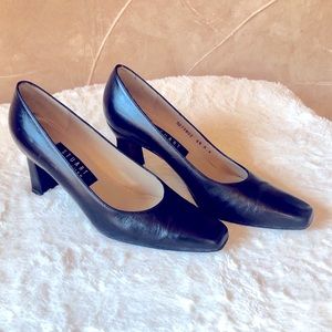 Stuart Weitzman square toe black leather heels 6.5